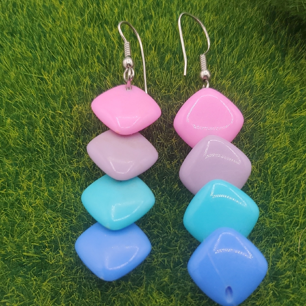 Retro Pastel Geometric Dangle Earrings – Pink, Lavender & Blue E1034